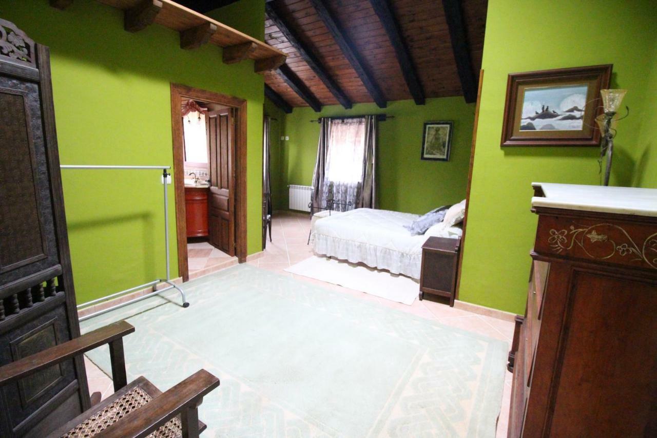 Casa rural De *